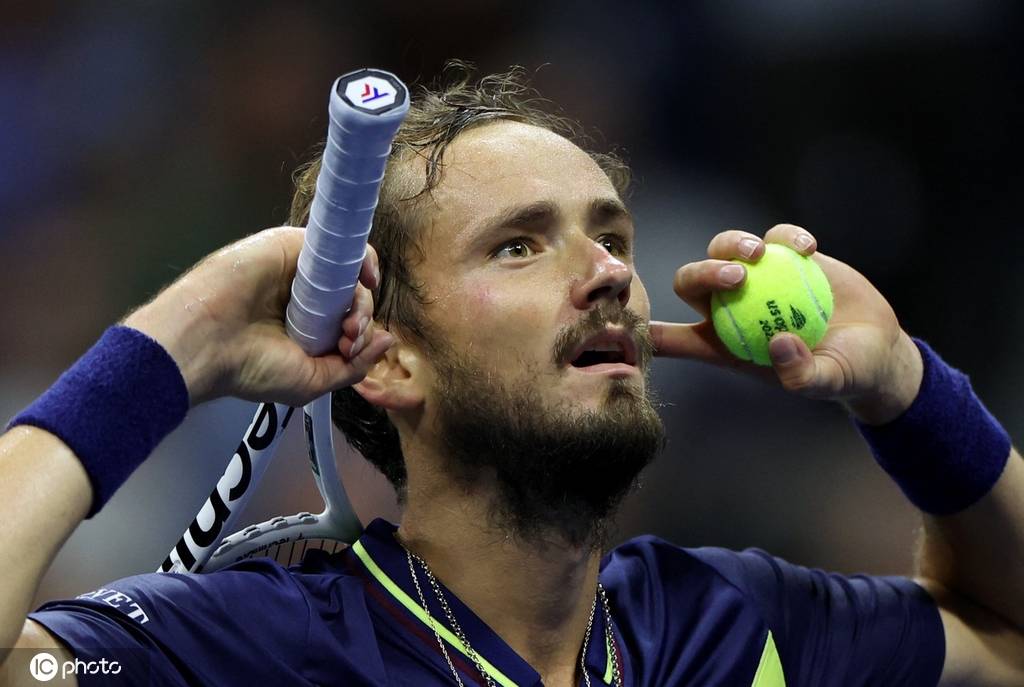 治理中的基 治理中的基