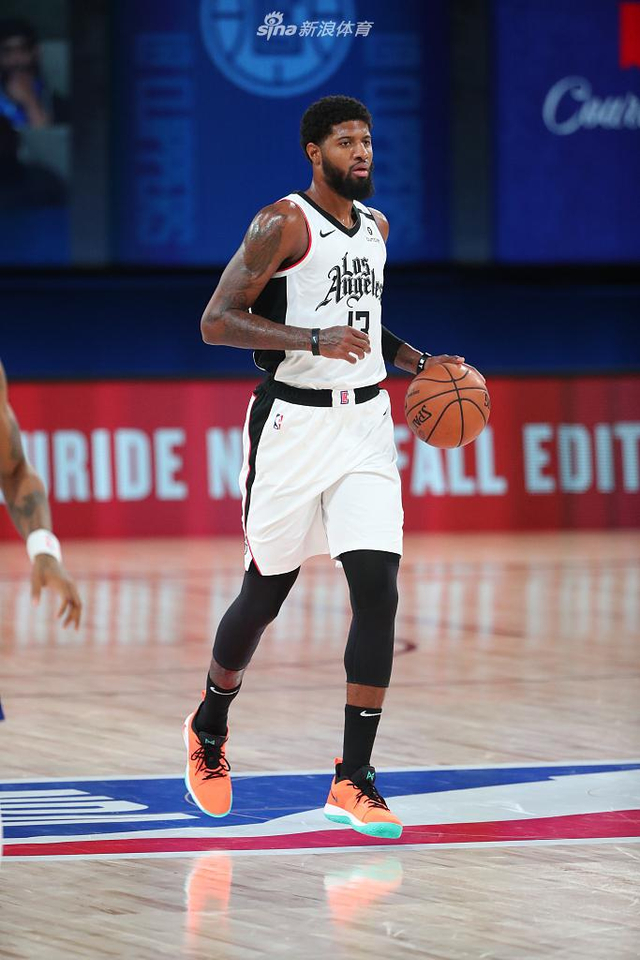 人拍案叫绝 人拍案叫绝