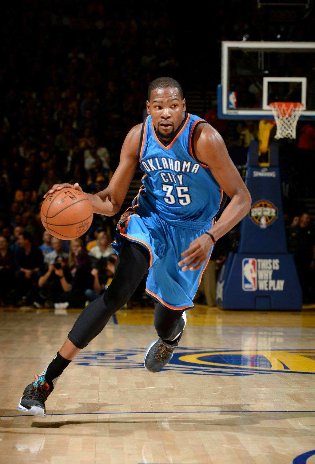 也表现得格 也表现得格